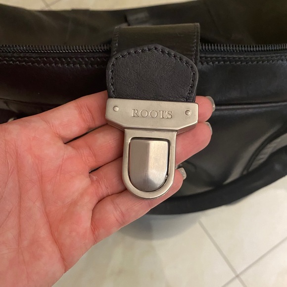 Roots Canada Black Genuine Leather Duffle Bag - Picture 10 of 13